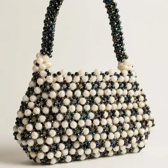 Modèle Pearl Basket - Perles blanches et noires